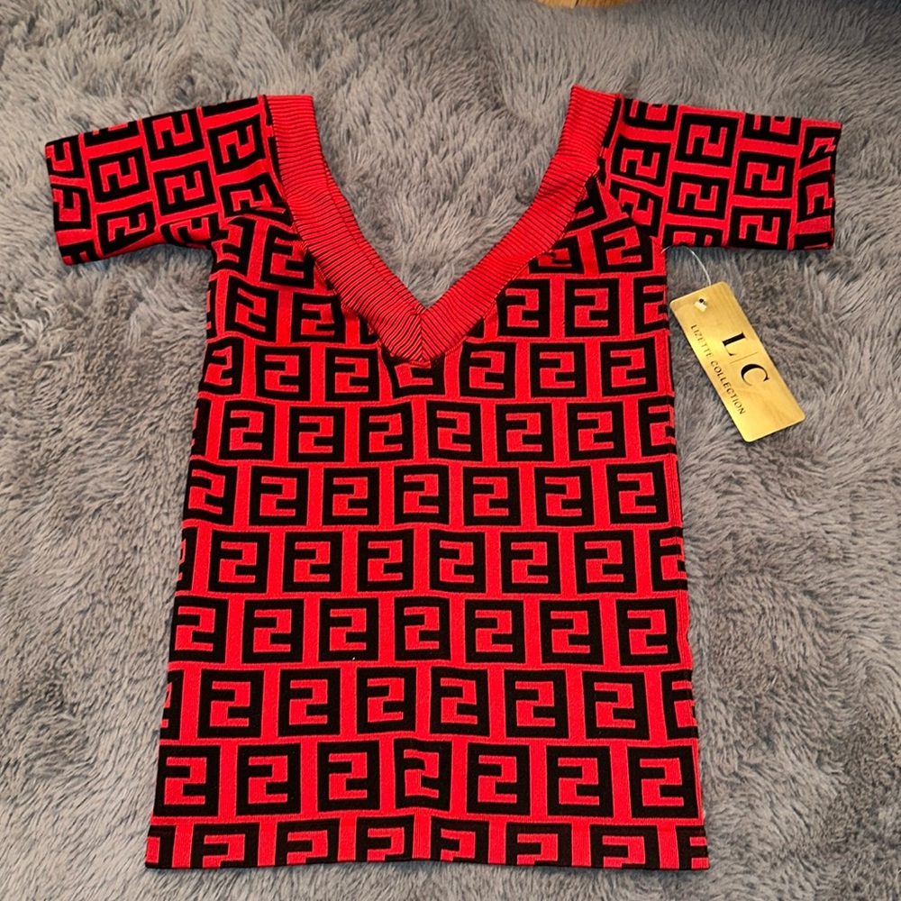 Lizette Collection Red Monogram V Neck Off Shoulder Tank One Size